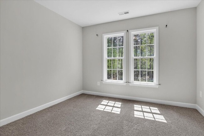 Building Photo - 3 Bedroom 2.5 Bathroom Home