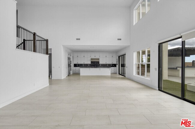 Building Photo - 12509 Saddle Ct