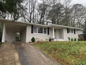 Building Photo - Precious updated centrally located home in Auburn