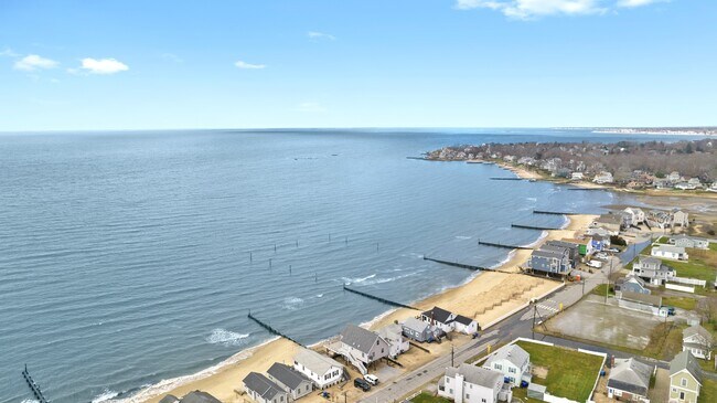 Building Photo - 102 Chalker Beach Rd