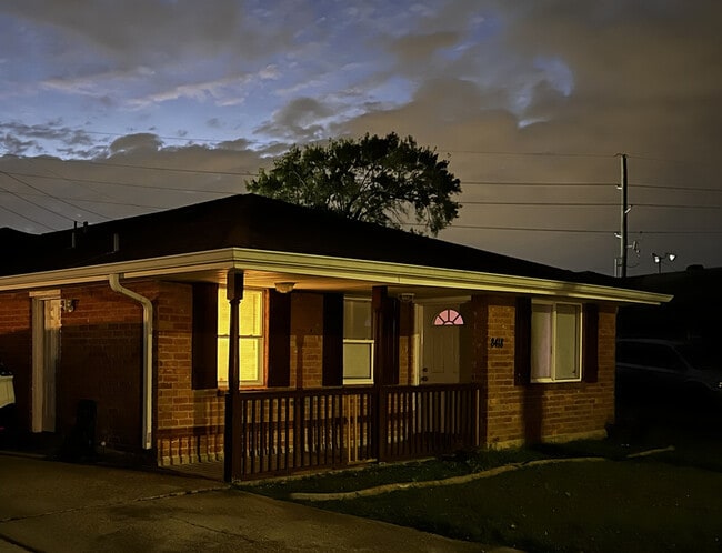 Building Photo - 8418 Valor Dr
