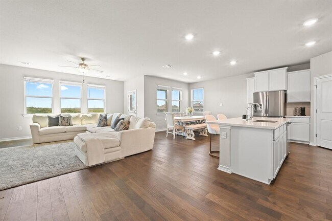 Building Photo - 488 Pepperbark Loop