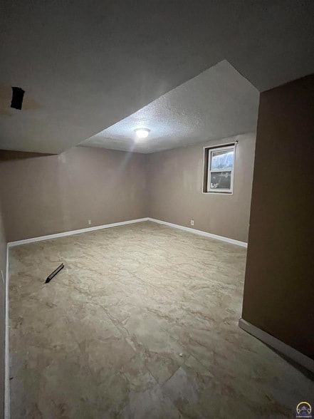 Building Photo - 2313 W 9th Ave