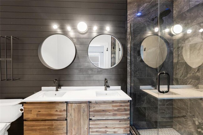 Building Photo - 5617 Whitehead St