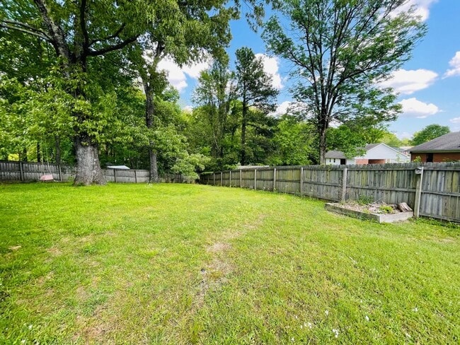 Building Photo - *Reduced Rent* Home Sweet Home