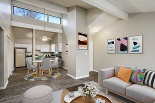 Living Area - Cedar Ridge Apartments & Townhomes