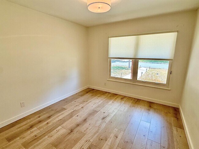 Building Photo - 7608 Tisdale Dr