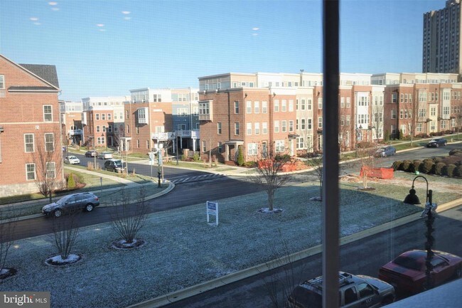 Building Photo - 210 Decoverly Dr