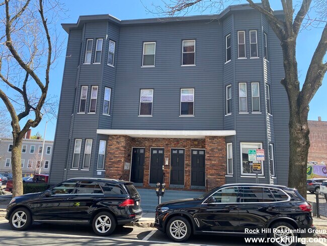 Primary Photo - 22 Columbia St