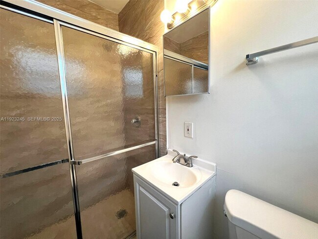 Building Photo - 1040 NW 3rd Ave