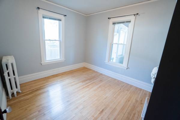 Building Photo - 1044 St Clair Ave