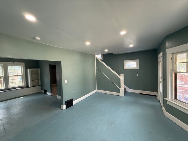 Building Photo - 14016 Castalia Ave