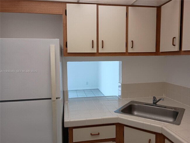 Building Photo - 801 NW 47th Ave