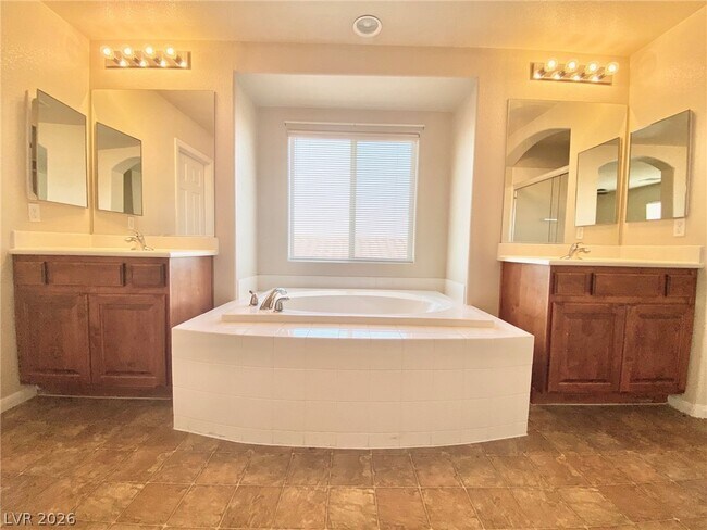 Building Photo - 8569 Rhamus Ct