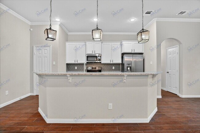 Building Photo - 1310 Yale St