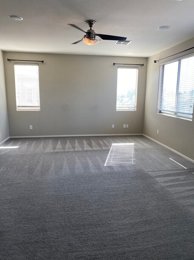 Building Photo - 18686 E Mockingbird Dr