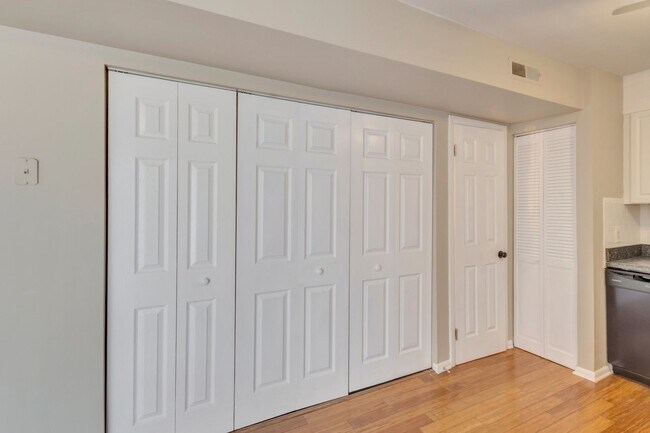 Building Photo - 2716 Gatewood Cir