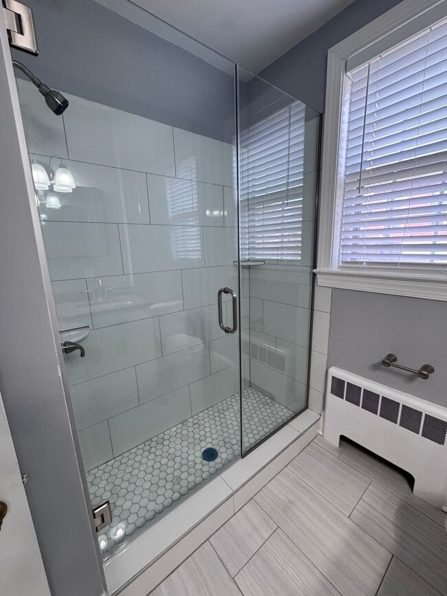 Building Photo - 423 Chestnut St