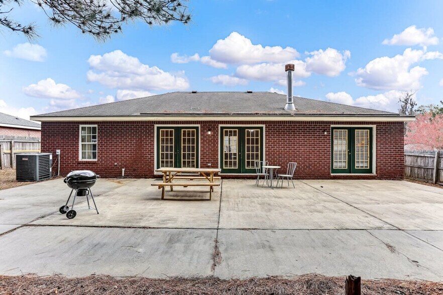 Building Photo - 105 Crossvine Ct