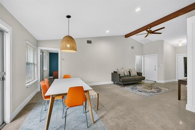 Building Photo - 1182 Waller St