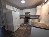 Building Photo - 843 Grove Ave