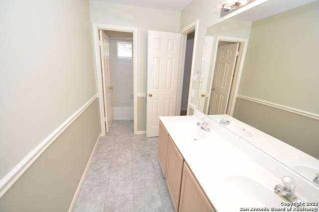 Building Photo - 119 BAYTHORNE-