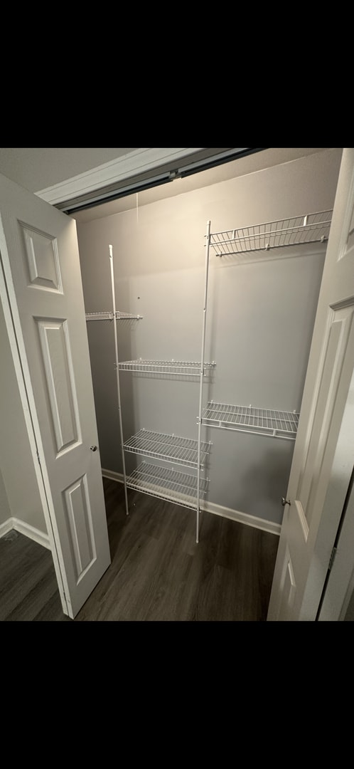 Building Photo - Remodeled 2 bedroom, 1 bath duplex with co...