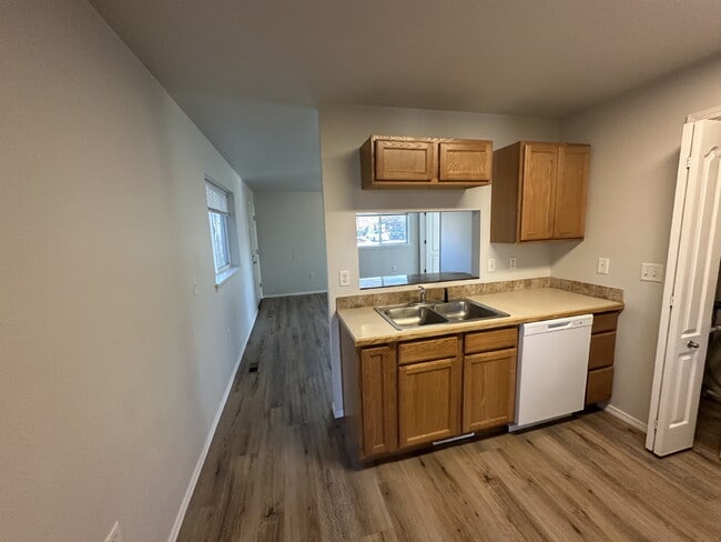 Building Photo - 1205 N Hartman St