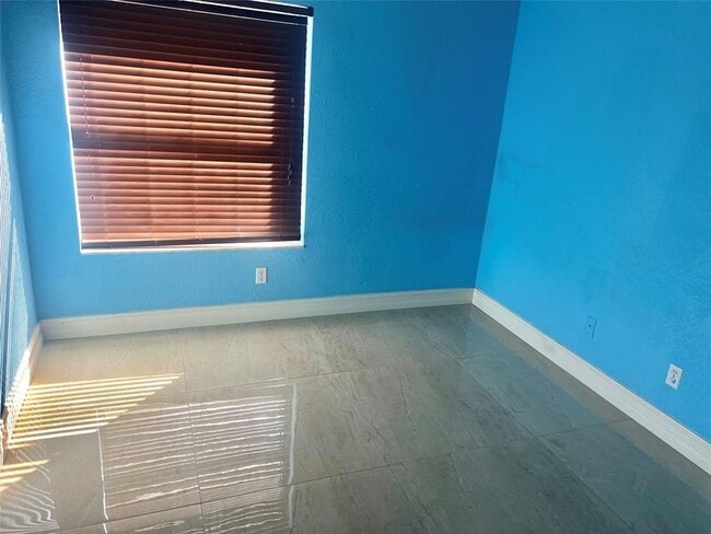 Building Photo - 2036 NW 183rd Cir