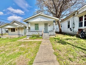 Building Photo - Churchill Downs Area - 1 bedroom shotgun house, pets okay!