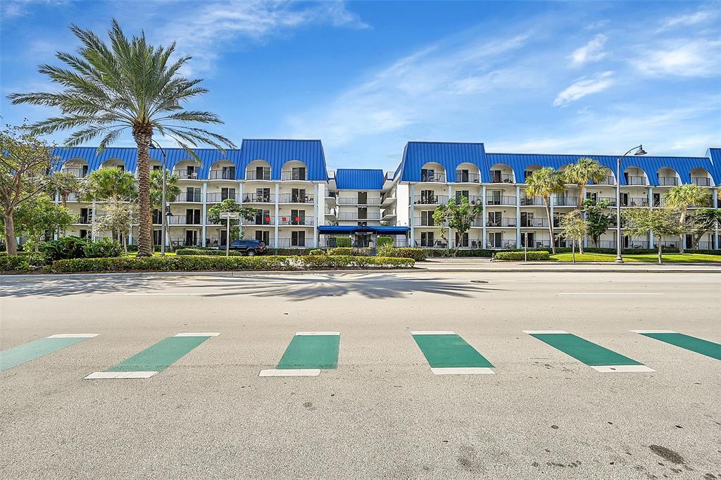 Building Photo - 3909 N Ocean Blvd