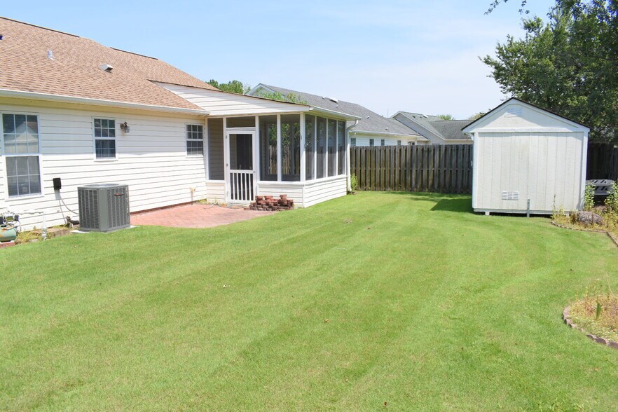 Building Photo - 4824 Weybridge Ln