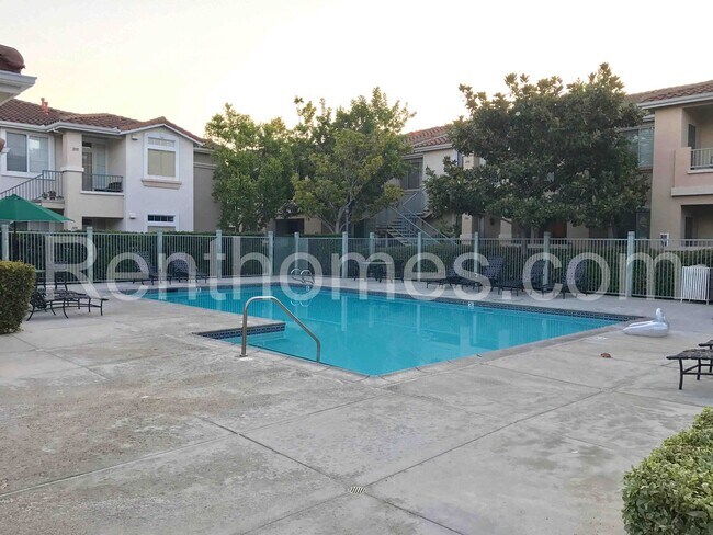 Building Photo - 10722 Sabre Hill Dr