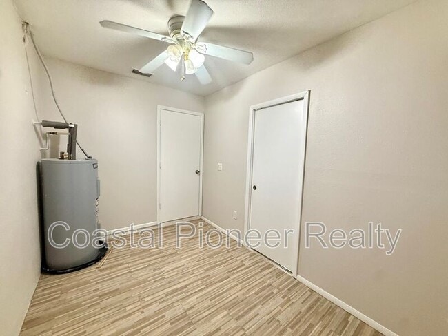 Building Photo - 11222 Clayridge Dr