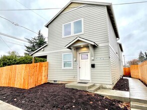 Building Photo - LASHJ02