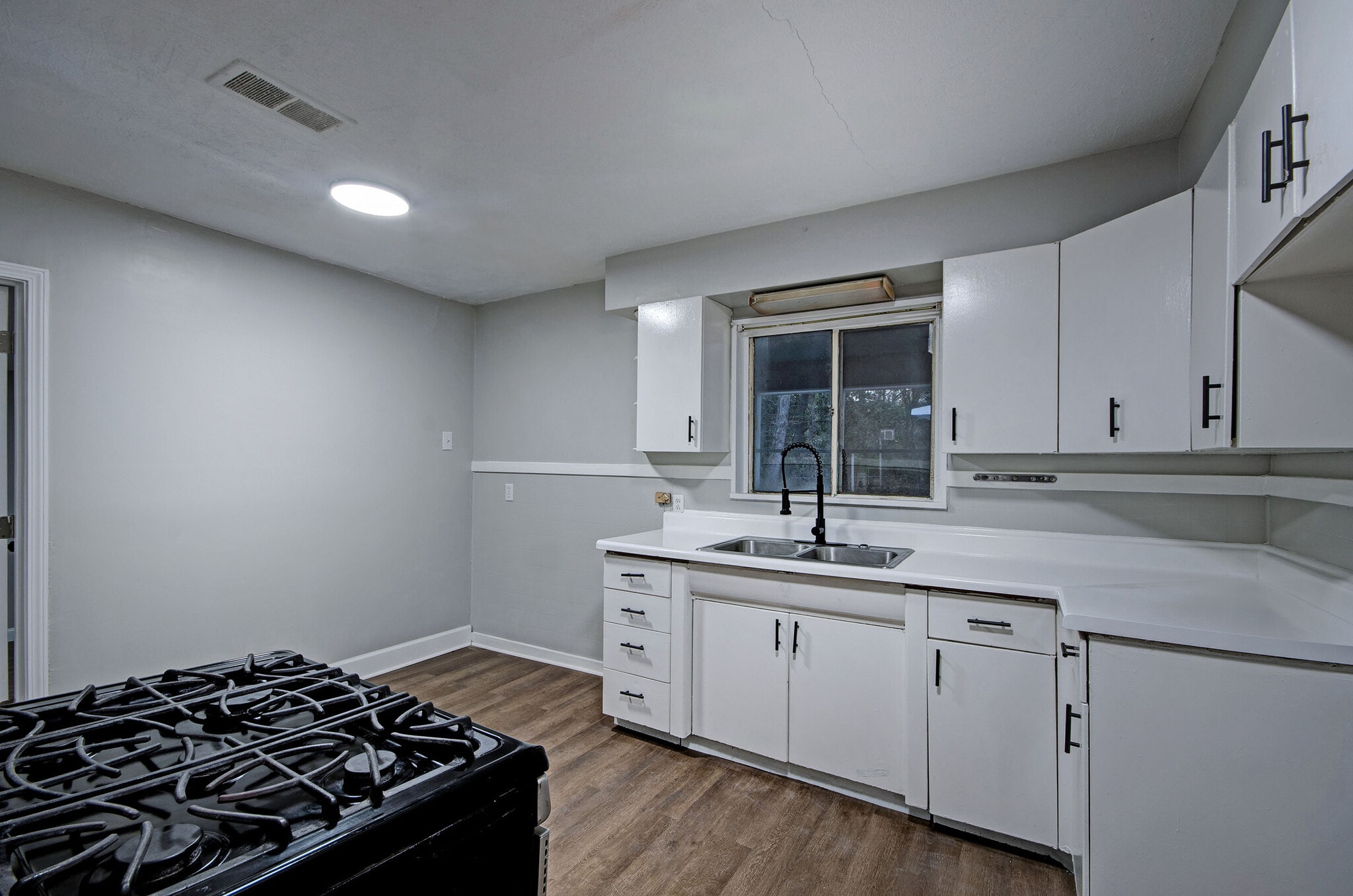 Building Photo - 4240 Azalea Dr