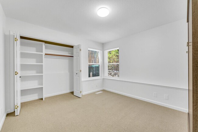 Building Photo - Interior Style you want, in the School zones you want, Plus Panoramic Views!