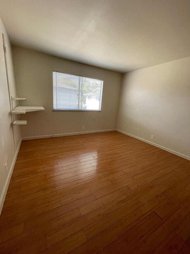 bedroom 1 - 872 Gallatin Dr