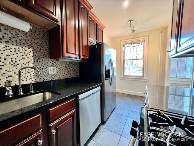 Building Photo - 3010 Wisconsin Ave NW