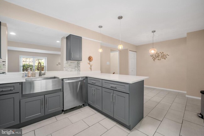 Building Photo - 11521 Shell Flower Ln