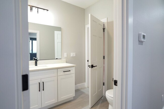 Building Photo - Pete’s Mountain Estate with Mountain Views