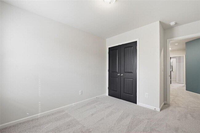 Building Photo - 204 Flier Dr