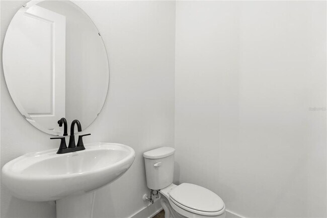 Building Photo - 15363 Hamlin Pk Dr