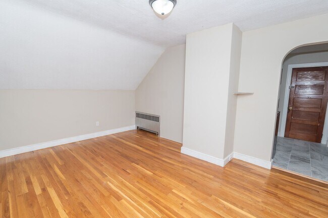 Building Photo - 848 Smith St