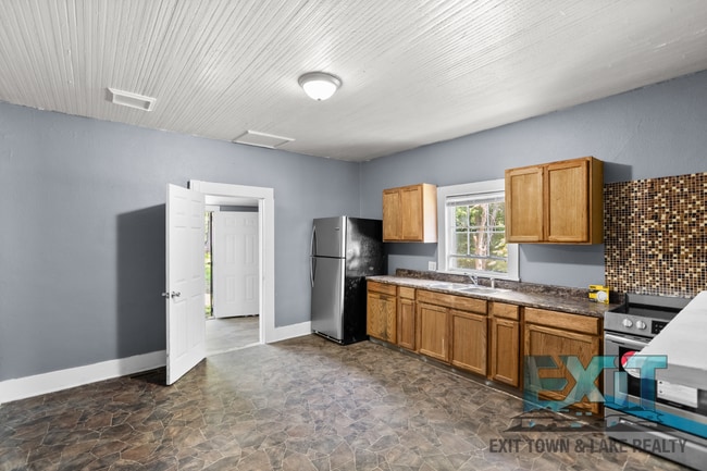 Building Photo - Freshly Updated 2BR Home Near Downtown Roanoke Rapids