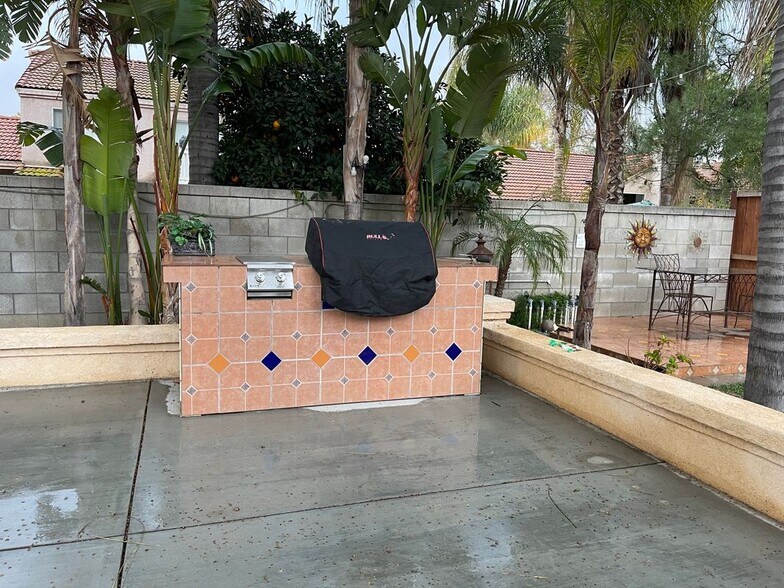 Building Photo - 717 Periwinkle Ln