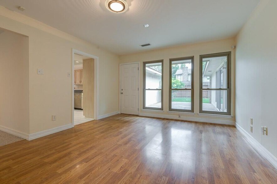 Dining Room or Office - 2000 Geneva Dr