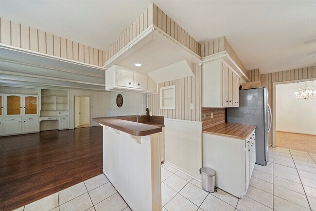 Building Photo - 1115 Pear Tree Ln