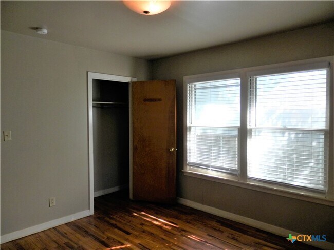 Building Photo - 555 N Union Ave