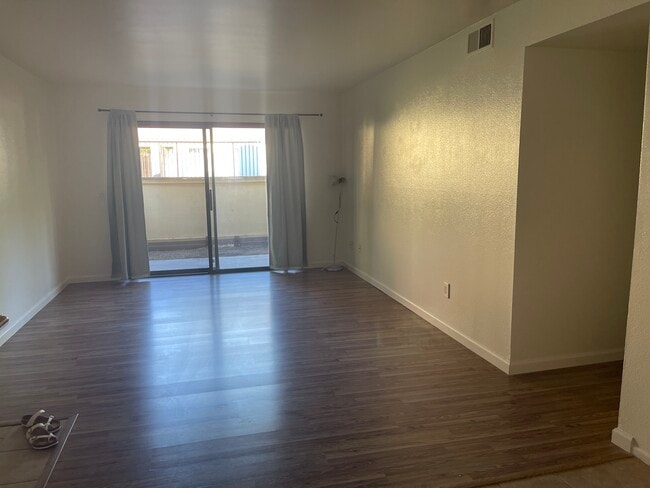 Building Photo - 1130 W Blaine St